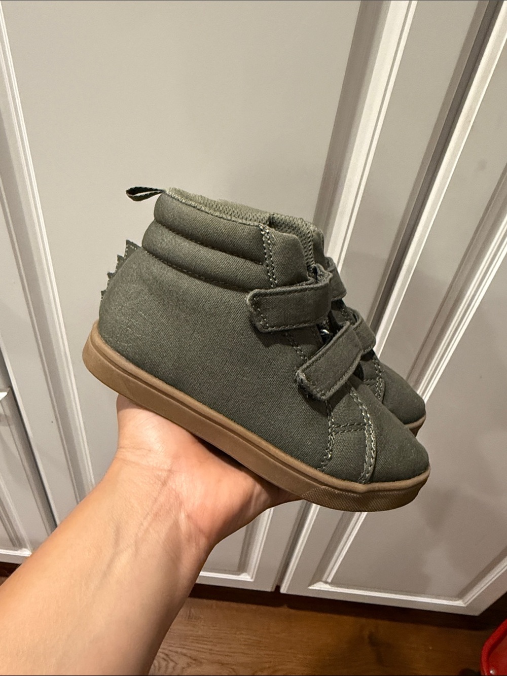 Baby Gap Boys Green Dino High top sneakers size 11